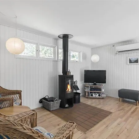 1458-aakirkeby-fyrreskoven-38