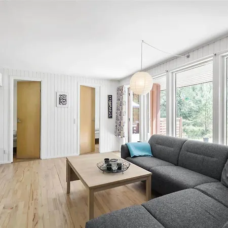 1458-aakirkeby-fyrreskoven-38 Vester Somarken